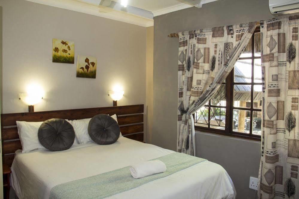 Aristo Manor Richards Bay Exterior foto